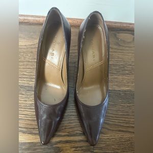Brown tahari leather heels US 6